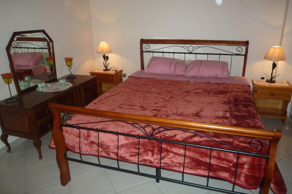 Kleidas Apartments Thymianá Pokoj fotografie