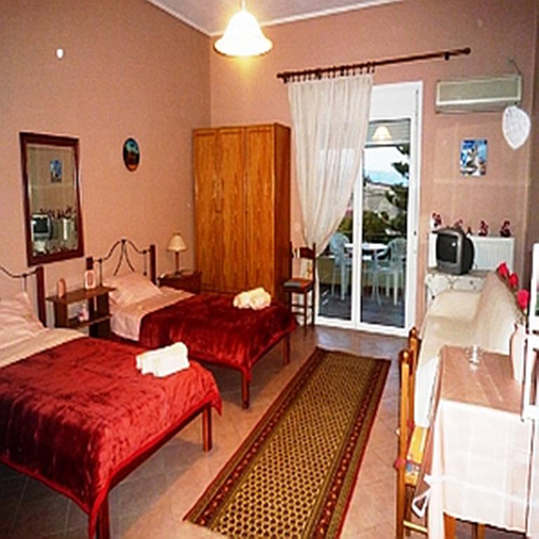 Kleidas Apartments Thymianá Pokoj fotografie
